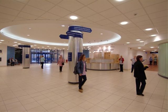 Pictures : Main Entrance and Concourse, Glasgow Royal Infirmary