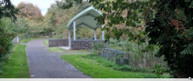 Ninewells Leaf Shelter